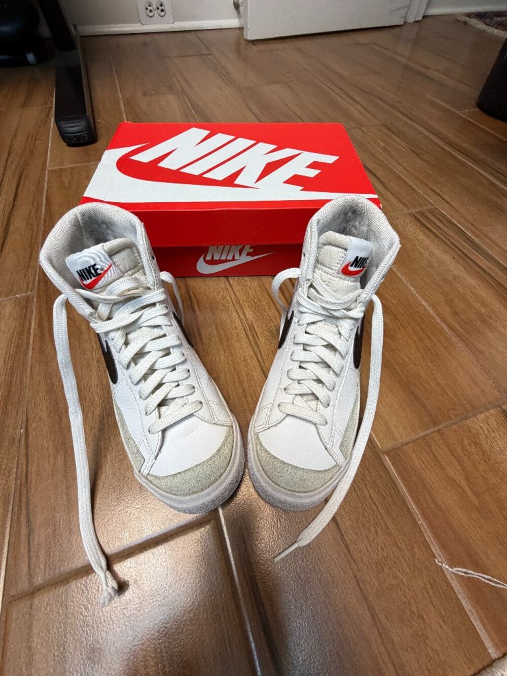 Nike Blazer White Mid '77 DA4086-109 Youth unisex Big Kidz GS size 4.5-